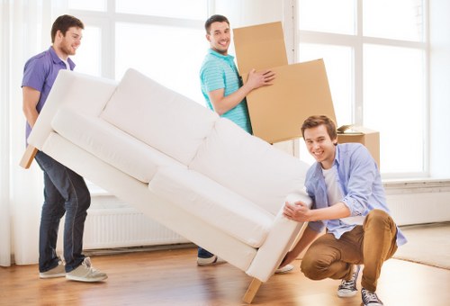 Storage planning with packing and labelling guidance